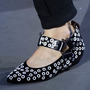 LOUIS VUITTON Fall 2019 Runway Rhapsody Black and White Eyelet Ballet Flats IT38